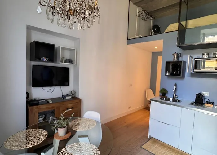 Residenza Labicana Few Steps From Colosseum *